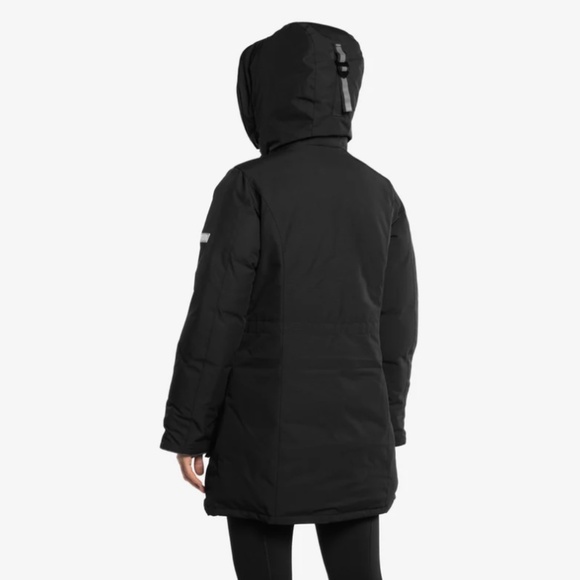 Wuxly Vegan Doe Parka made in Canada - Picture 4 of 6